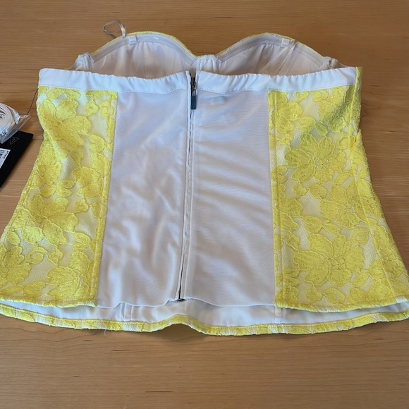 Guess Yellow and White Lace Bustier NWT Sz L/XL - Picture 8 of 17